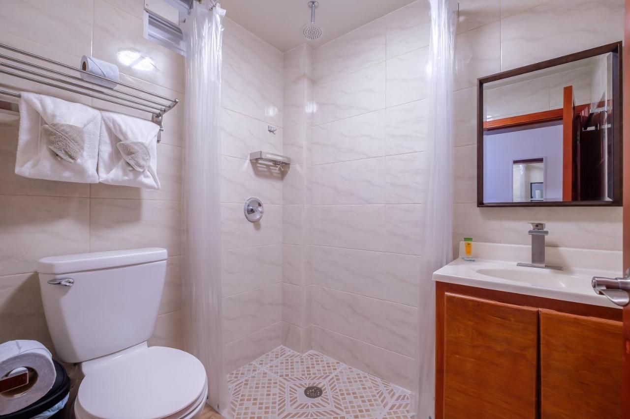 Voyager Sun & Reef Hotel Сан Педро Екстериор снимка