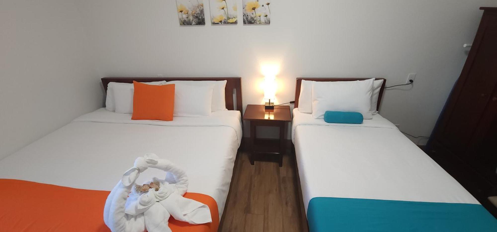 Voyager Sun & Reef Hotel Сан Педро Екстериор снимка