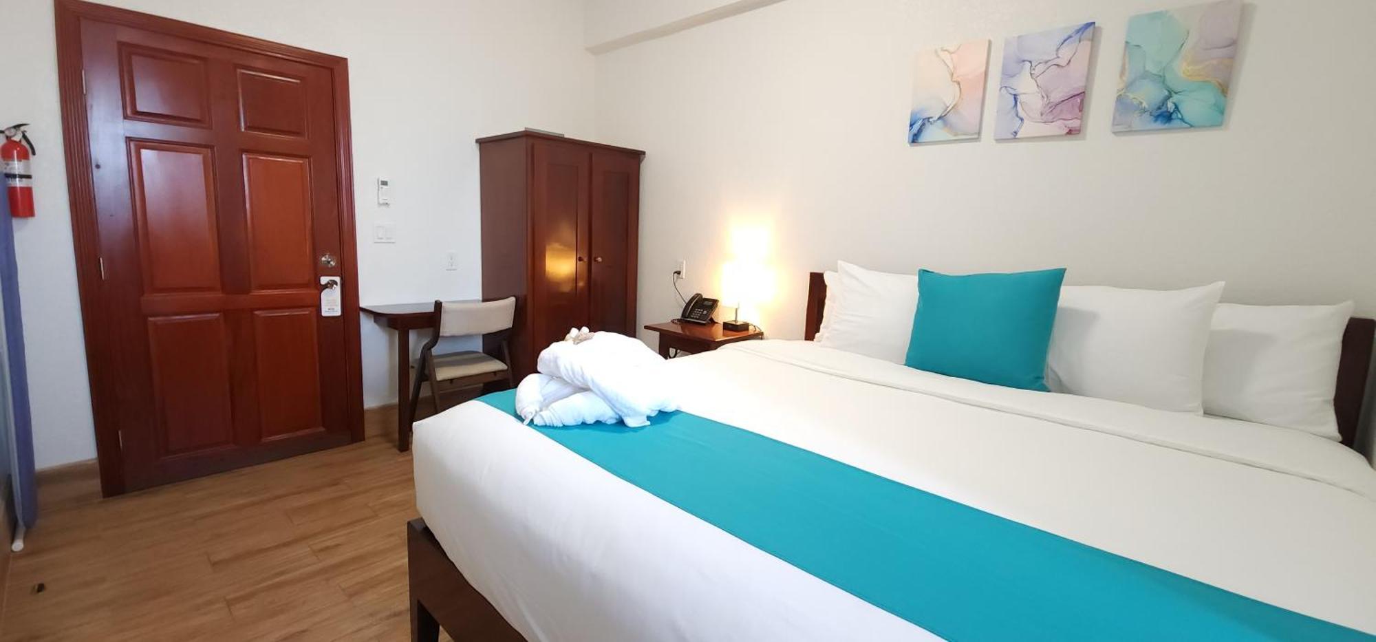 Voyager Sun & Reef Hotel Сан Педро Екстериор снимка