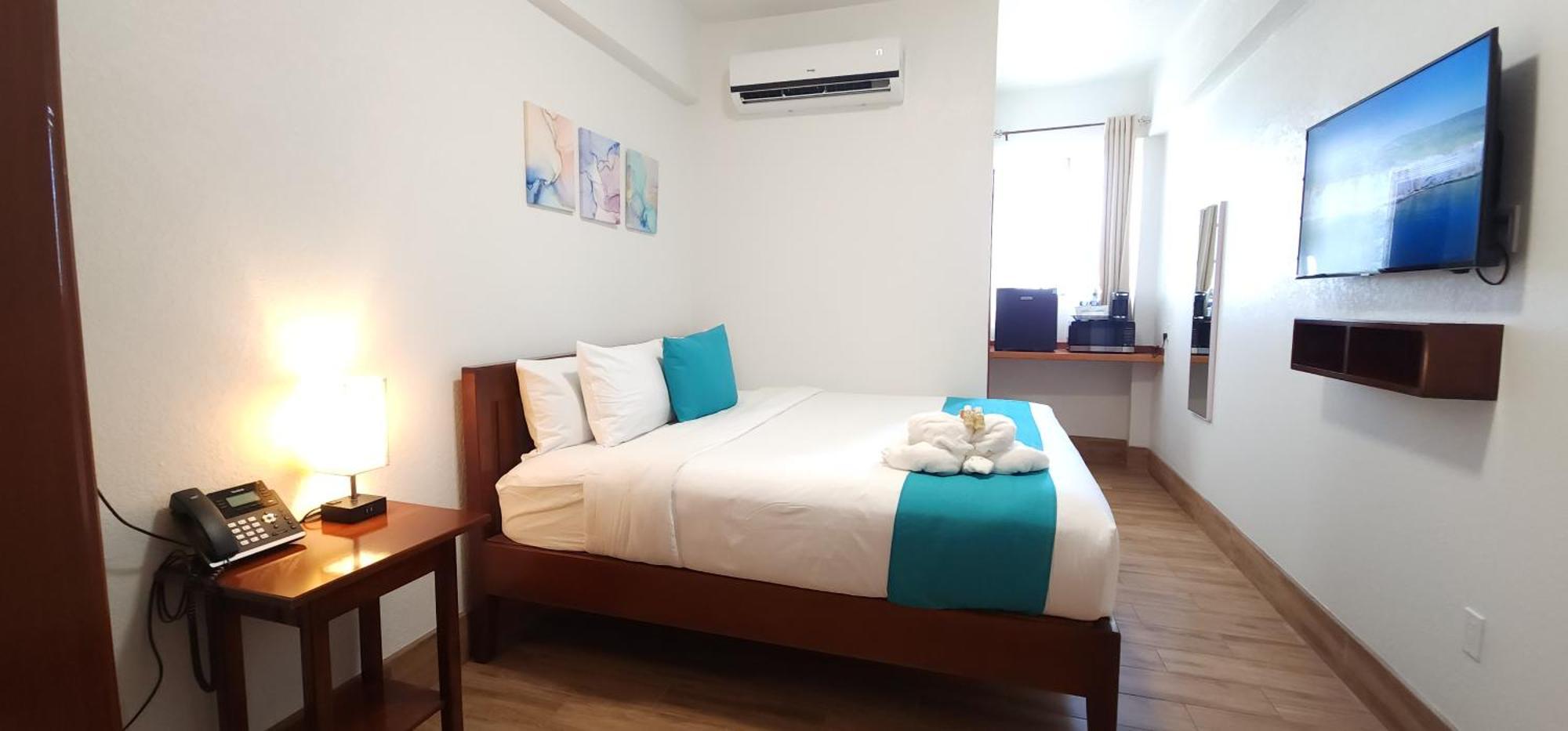 Voyager Sun & Reef Hotel Сан Педро Екстериор снимка