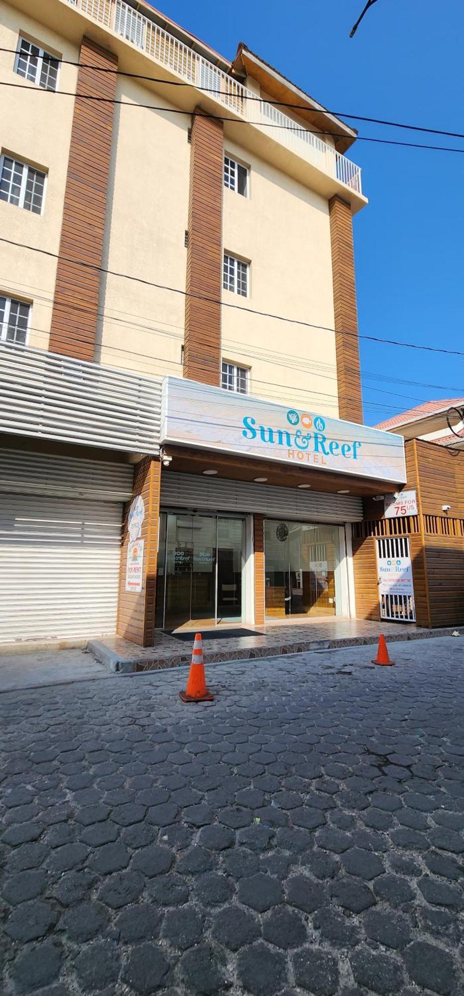 Voyager Sun & Reef Hotel Сан Педро Екстериор снимка