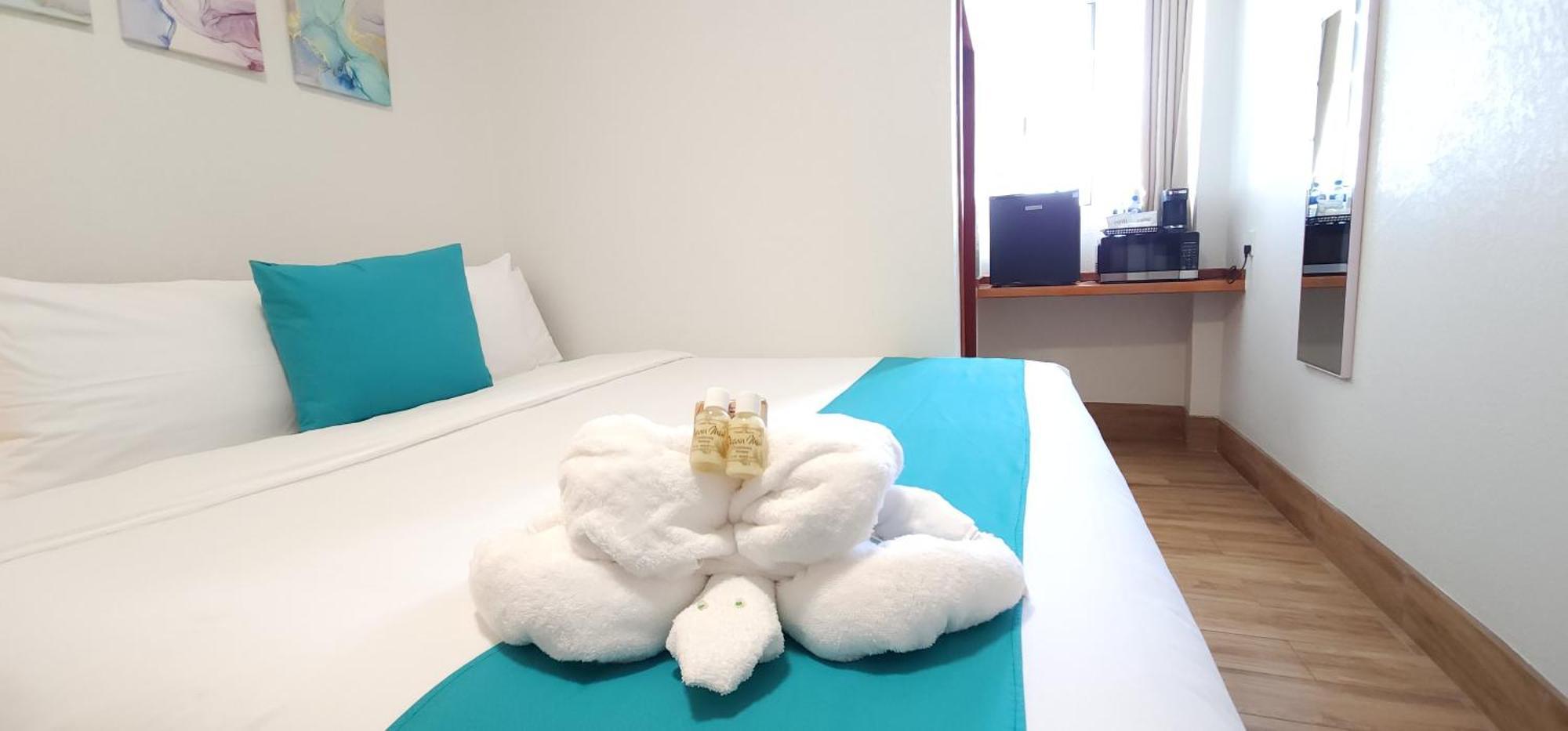 Voyager Sun & Reef Hotel Сан Педро Екстериор снимка