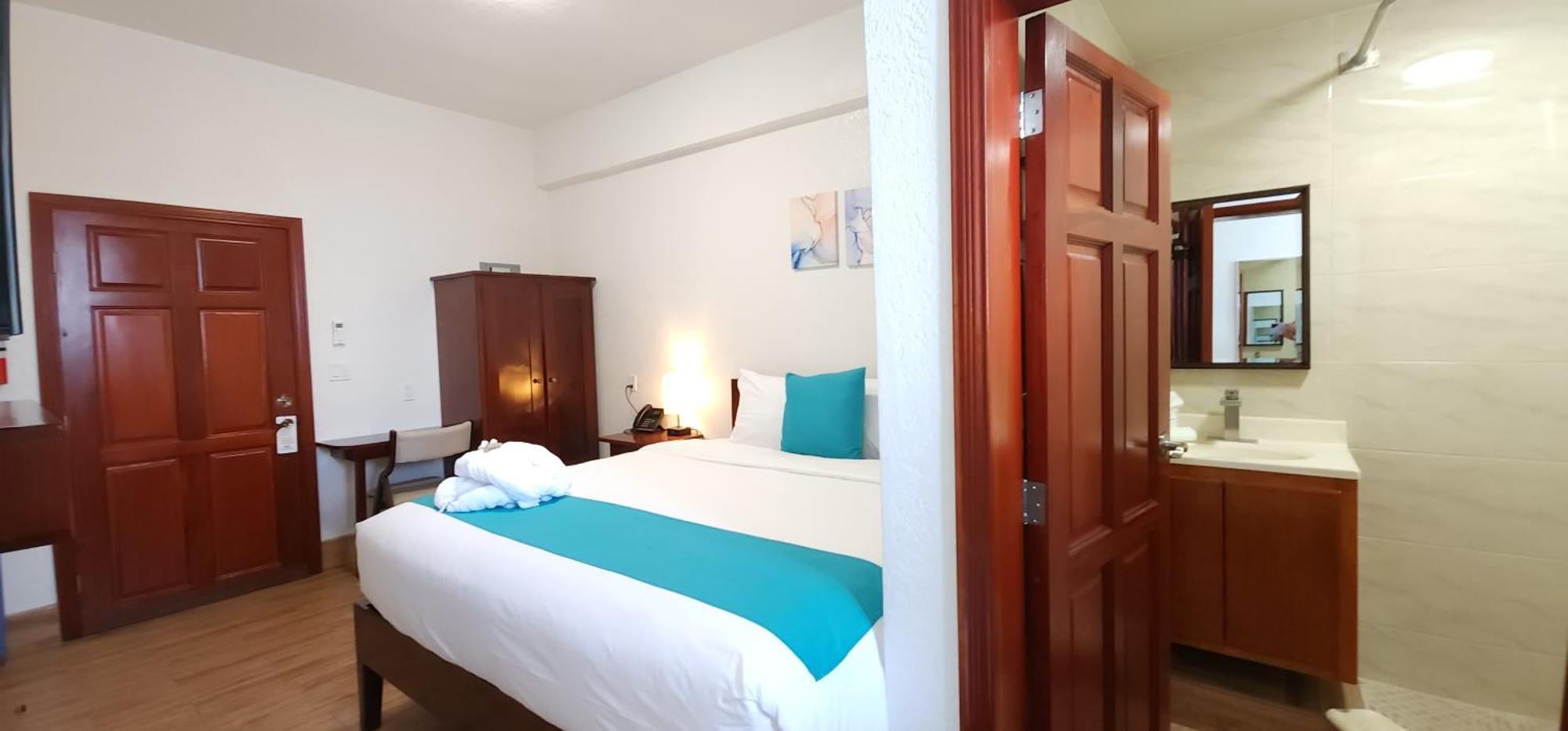 Voyager Sun & Reef Hotel Сан Педро Екстериор снимка