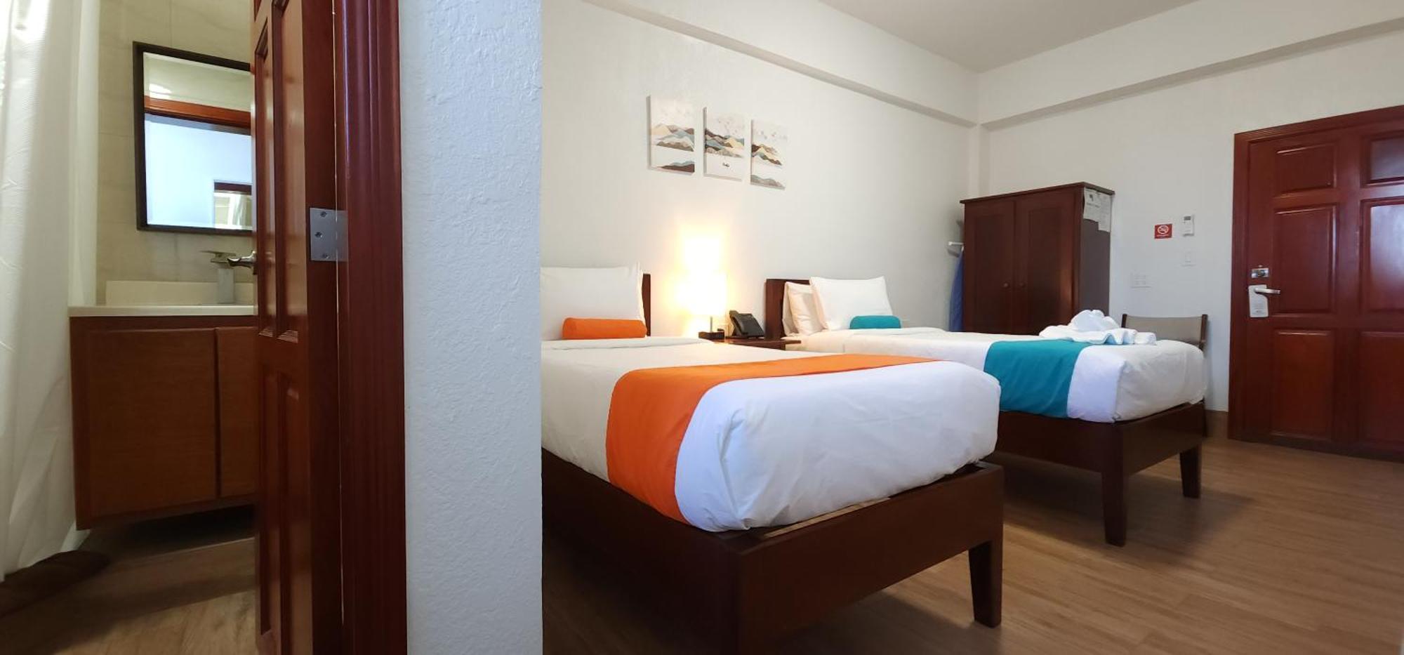 Voyager Sun & Reef Hotel Сан Педро Екстериор снимка