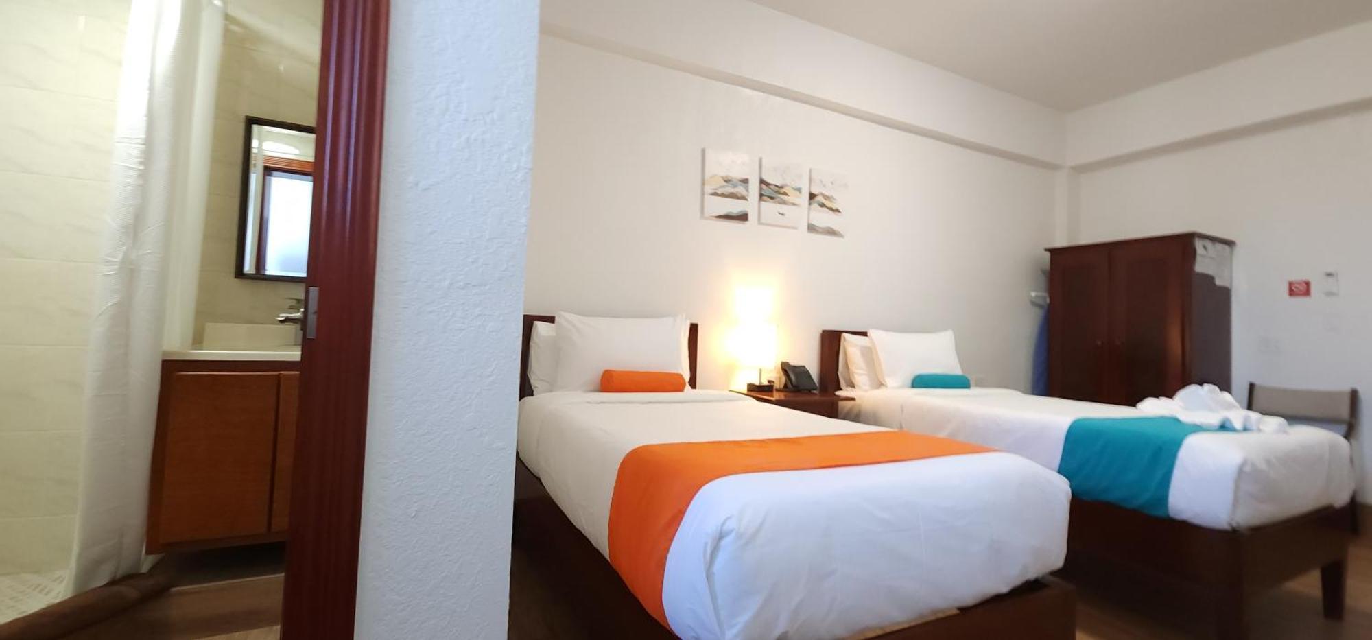 Voyager Sun & Reef Hotel Сан Педро Екстериор снимка